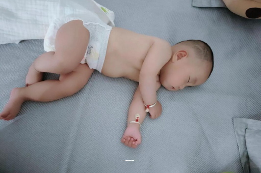 北流四个月宝宝12斤